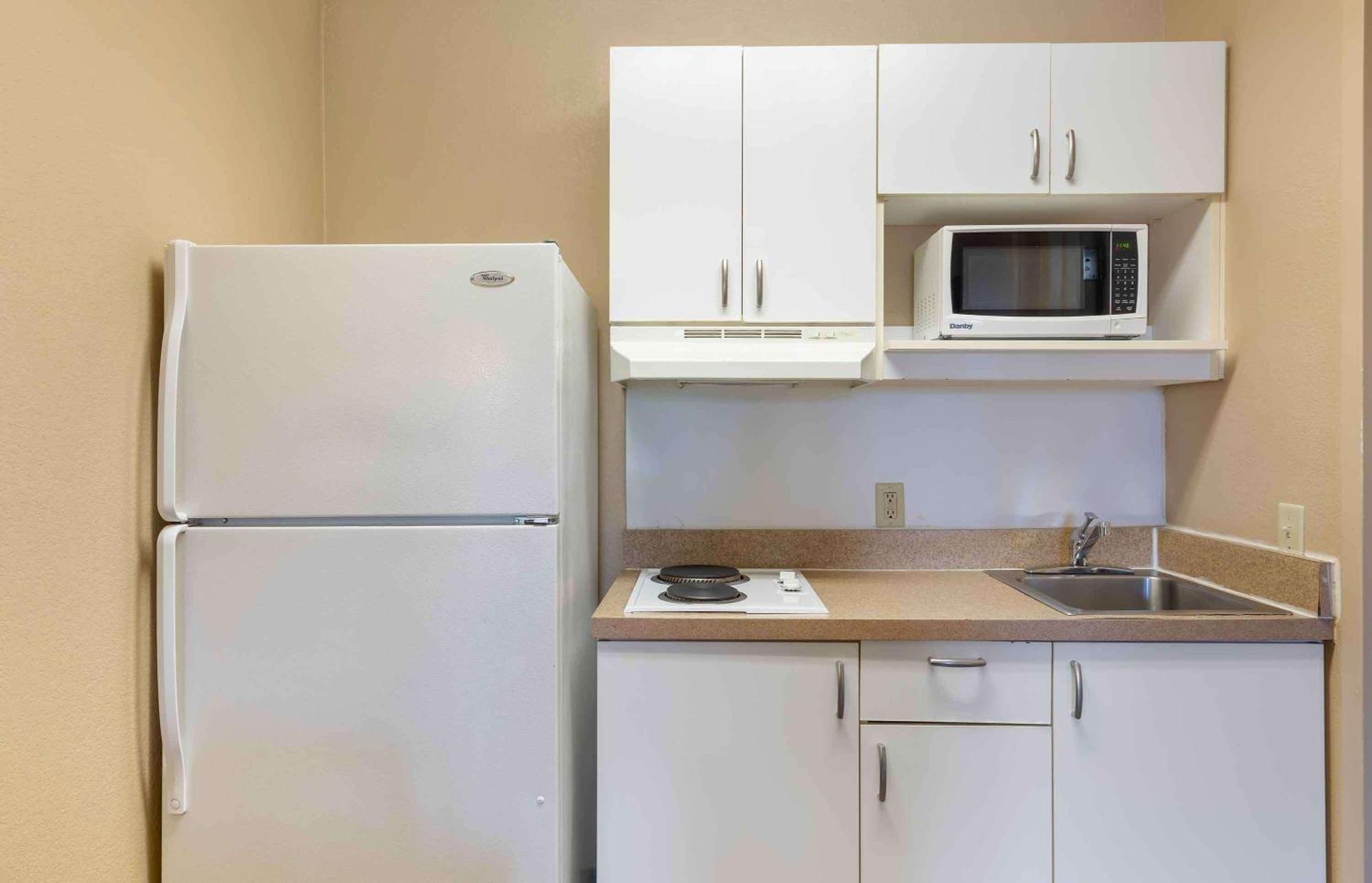 Hotel Extended America - - California Avenue Bakersfield