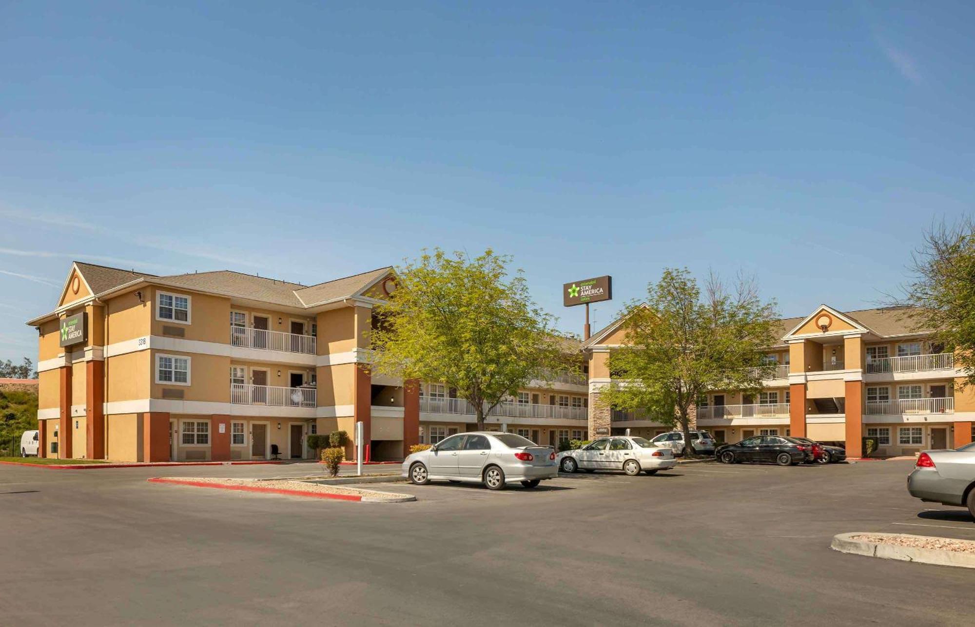 Extended America - - California Avenue 2* Bakersfield