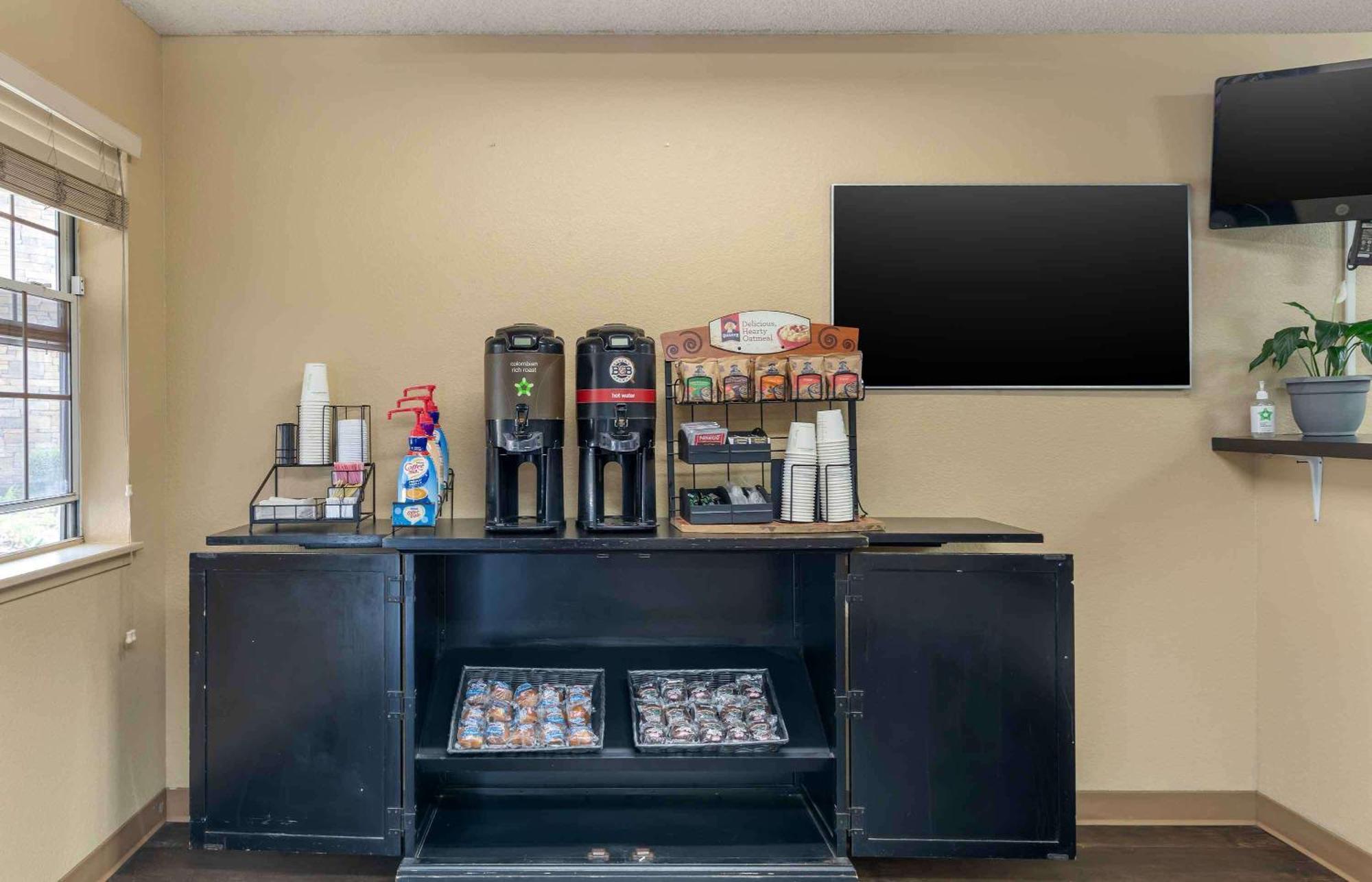 Extended America - - California Avenue Hotel