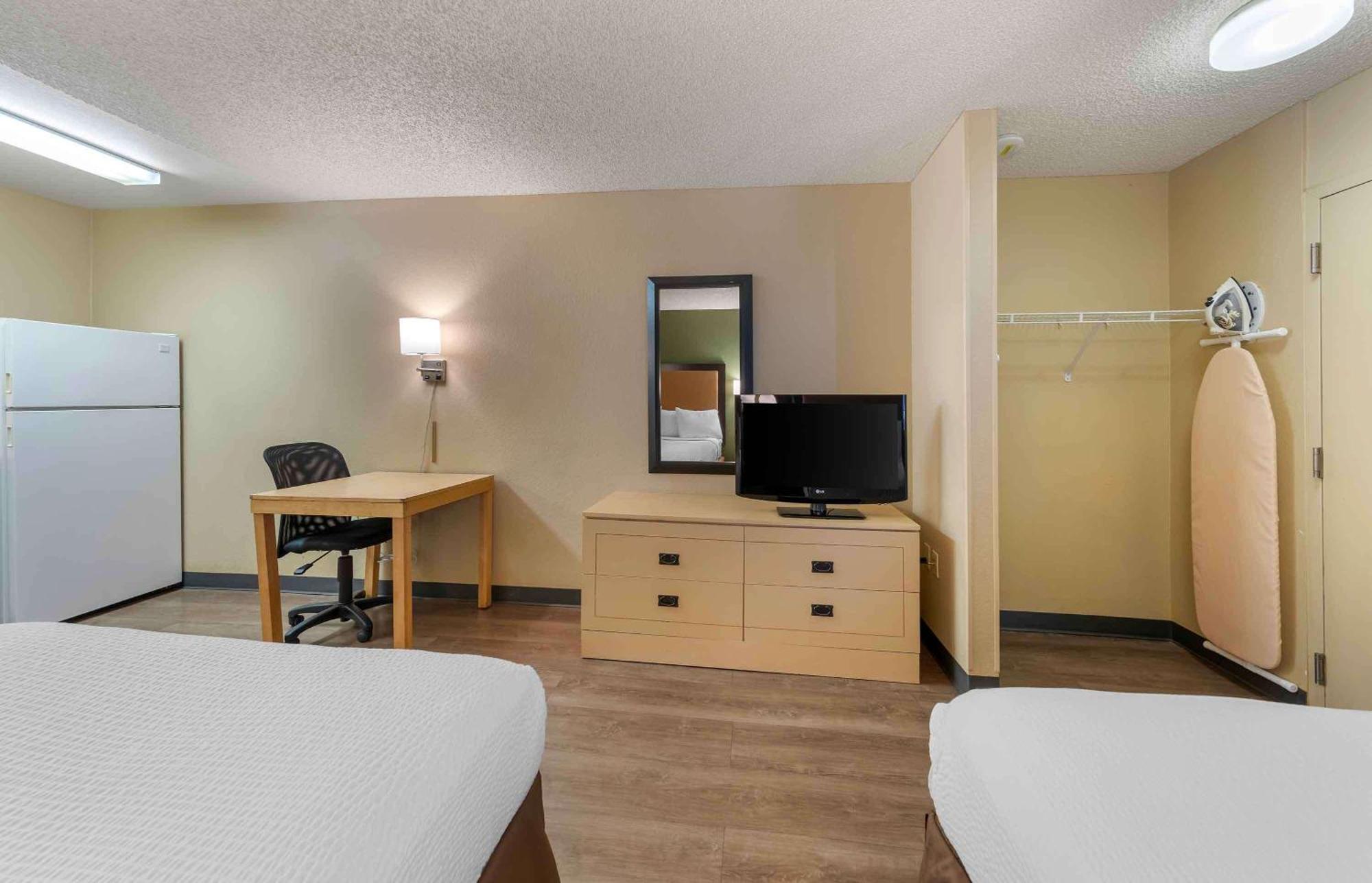 Extended America - - California Avenue Hotel